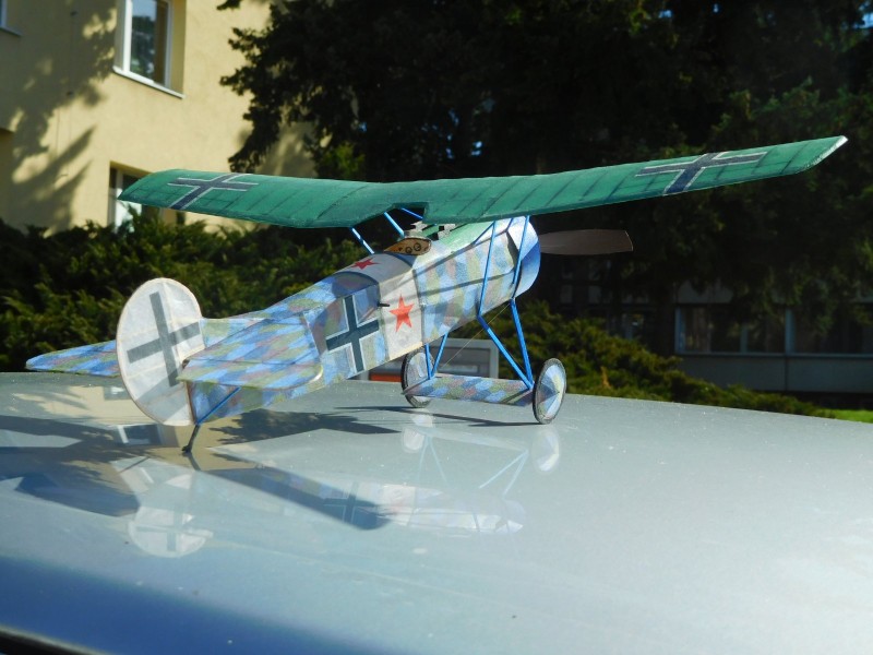 Fojjer D-VIII ba zeni.JPG