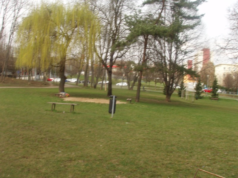 K parčíku s lavičkou.JPG